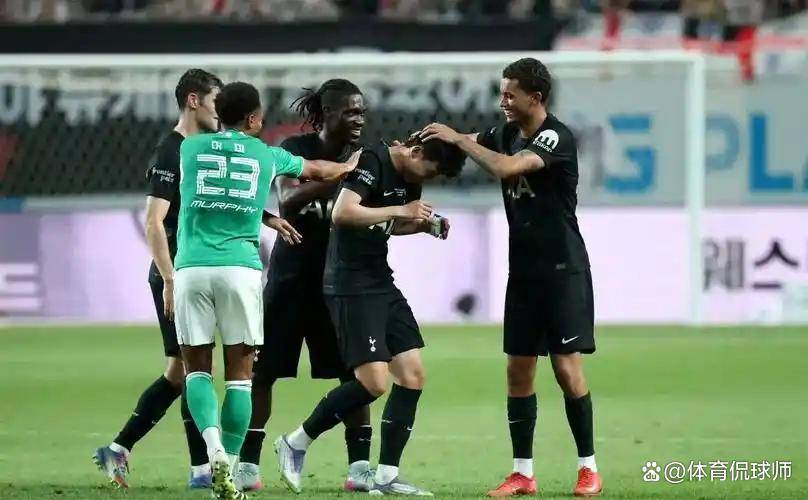 2-1巴萨开门红,曼联旧将5000万先生,欧冠9分钟双响庆祝 2-1巴萨开门红,曼联旧将5000万先生,欧冠9分钟双响庆祝