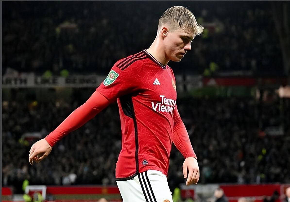 曼联弃将在那不勒斯大放异彩,或可拿回5000万欧元 曼联弃将在那不勒斯大放异彩,或可拿回5000万欧元