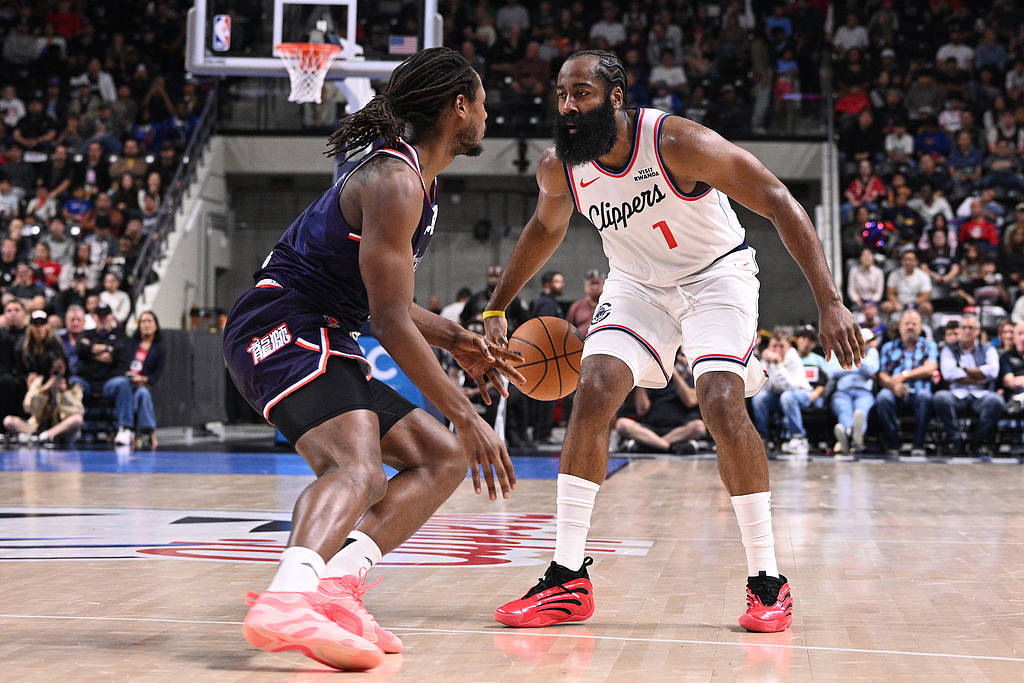 季前赛-保罗15+6+4哈登5+2+9 快船大胜广州龙狮 季前赛-保罗15+6+4哈登5+2+9 快船大胜广州龙狮