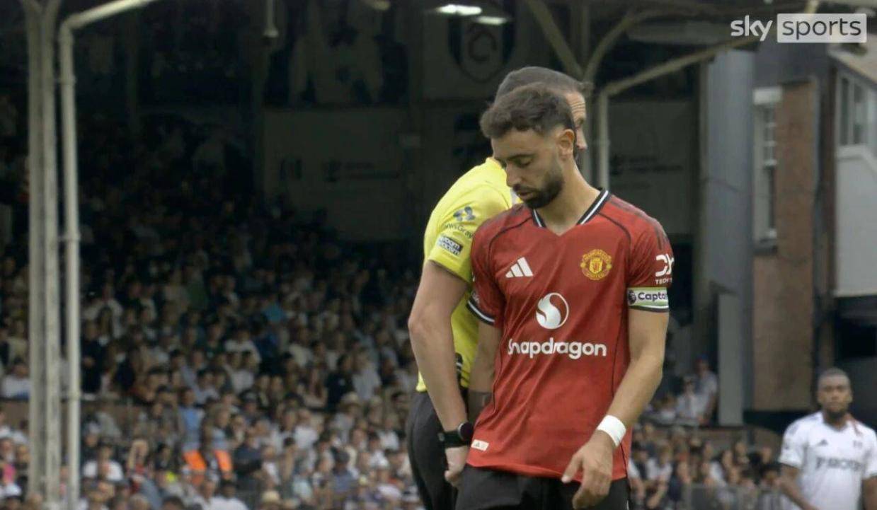 B费亲自回应离开曼联传闻!会继续踢点球,将努力改进避免再罚丢 B费亲自回应离开曼联传闻!会继续踢点球,将努力改进避免再罚丢