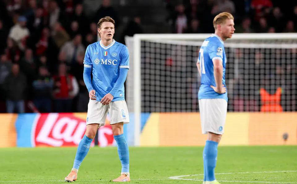 那不勒斯2-6惨败埃因霍温,意甲冠军28年来最丢脸一战 那不勒斯2-6惨败埃因霍温,意甲冠军28年来最丢脸一战