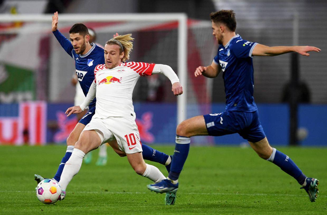 25152期胜负彩前瞻 | 德甲焦点战:奥格斯堡保级关键战,莱红牛争冠不容失分! 25152期胜负彩前瞻 | 德甲焦点战:奥格斯堡保级关键战,莱红牛争冠不容失分!