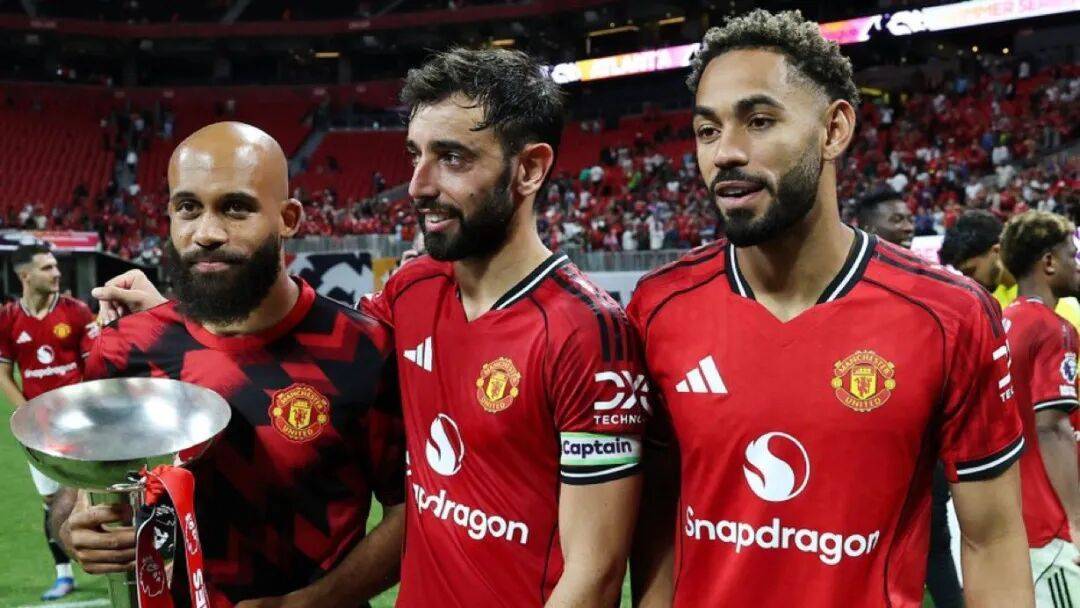 B费漏球助攻姆贝莫幕后揭秘!化身导师指点曼联新援,与库尼亚加练配合 B费漏球助攻姆贝莫幕后揭秘!化身导师指点曼联新援,与库尼亚加练配合